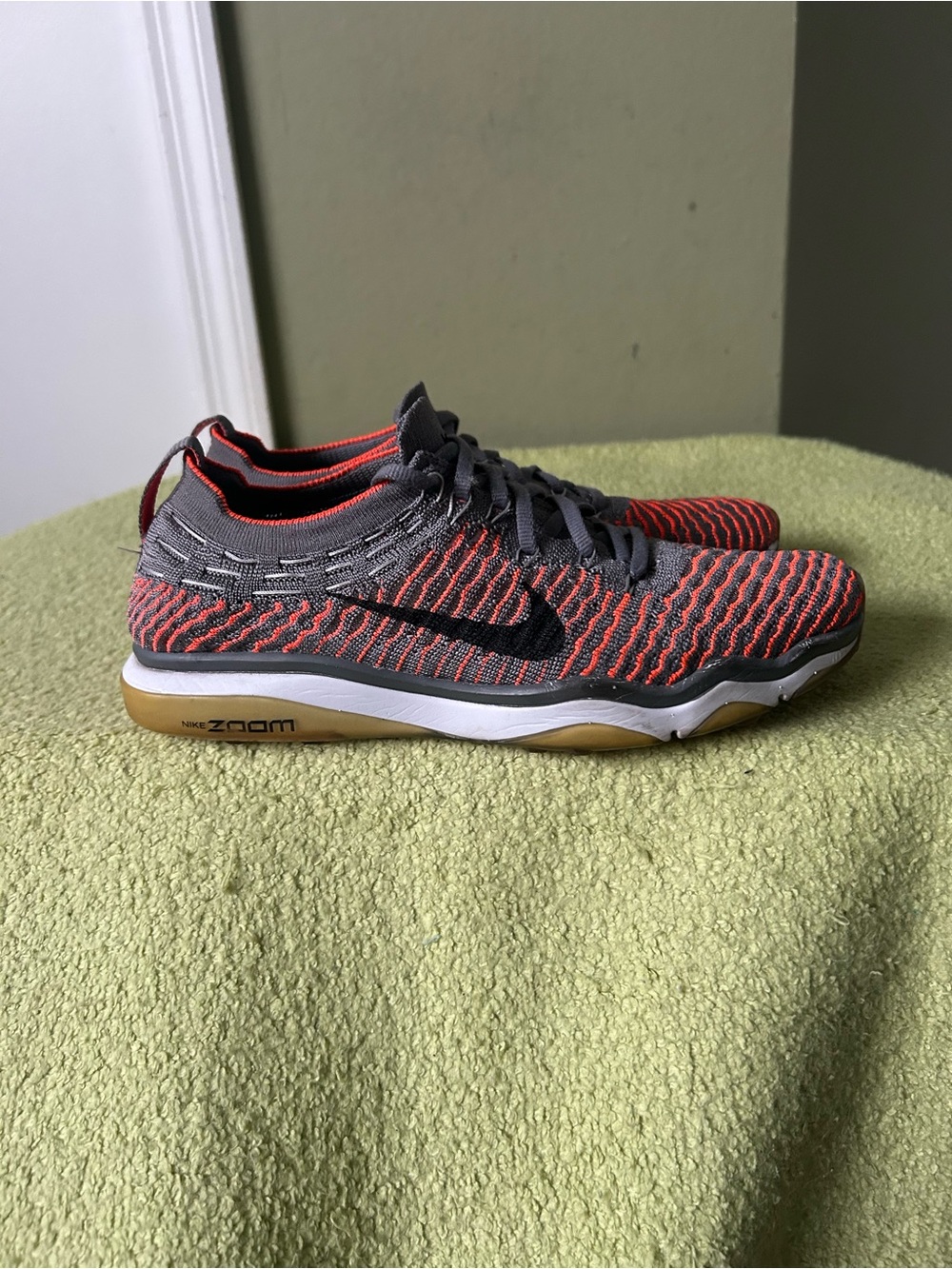 Nike Zoom Women’s Flyknit Sneakers - Gray & Orange Athletic Shoes Sz 6.5